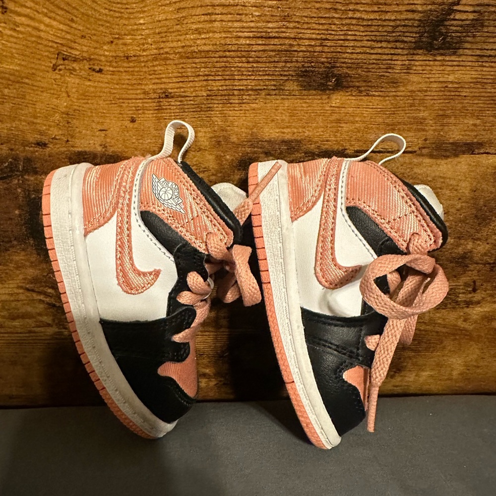 Nike Air Jordan 1 Mid Light Madder Root PinkToddler Girls Shoes - Picture 1 of 6
